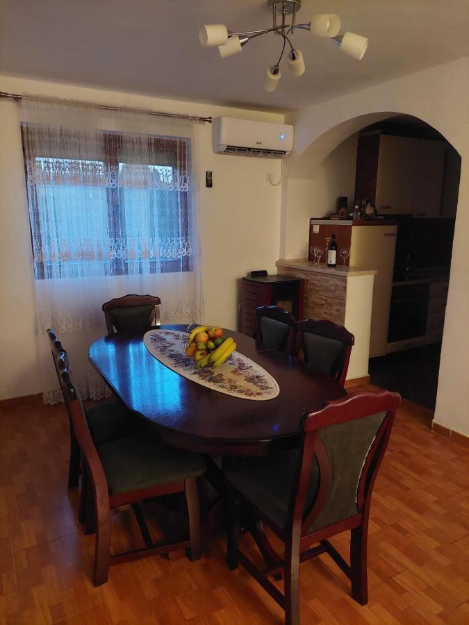 Green Oasis Apartment Kotor Luaran gambar
