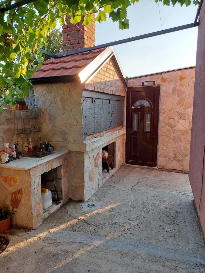 Green Oasis Apartment Kotor Luaran gambar