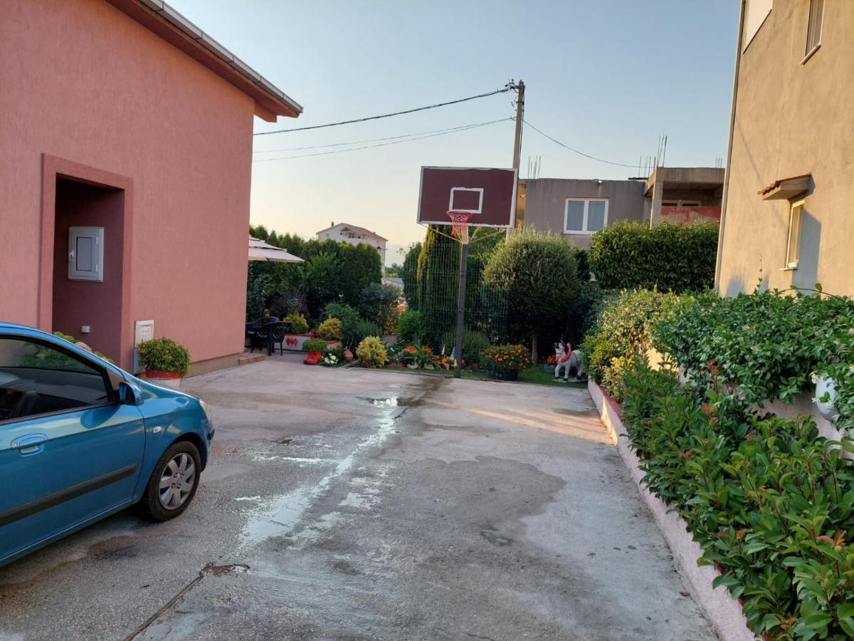 Green Oasis Apartment Kotor Luaran gambar